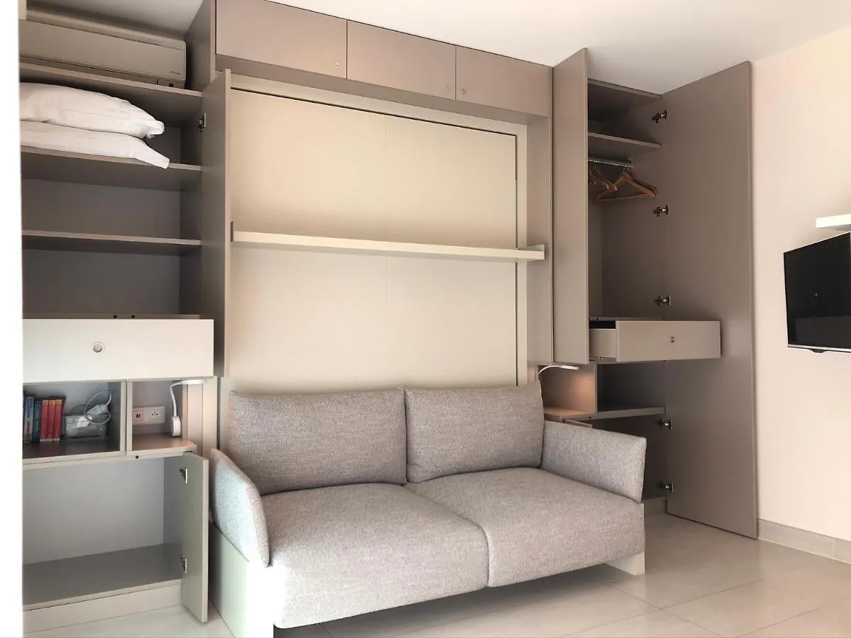 Studios Nice Gambetta 0*,  Francia